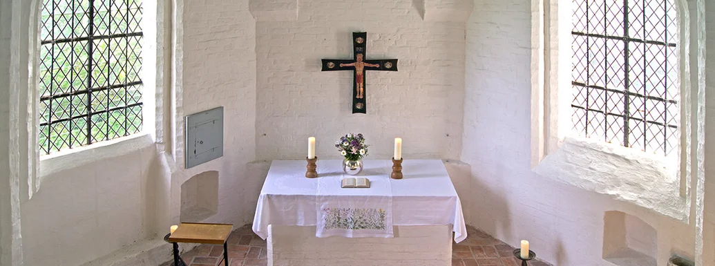 Innenansicht der Wege-Kapelle in Klein Grönau