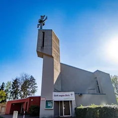Blick auf eine Kirche