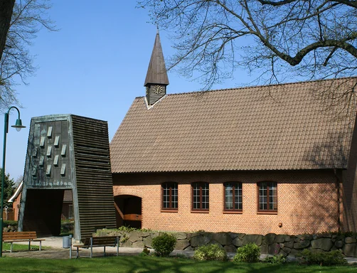 Außenansicht der Maria-Magdalenen-Kapelle Talkau von der Seite