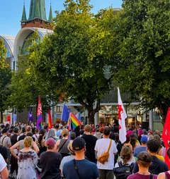Mahnwache zum Anschlag auf CSD Berlin
