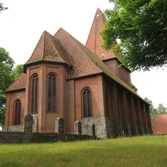 Außenansicht der Kirche in Nusse von Osten