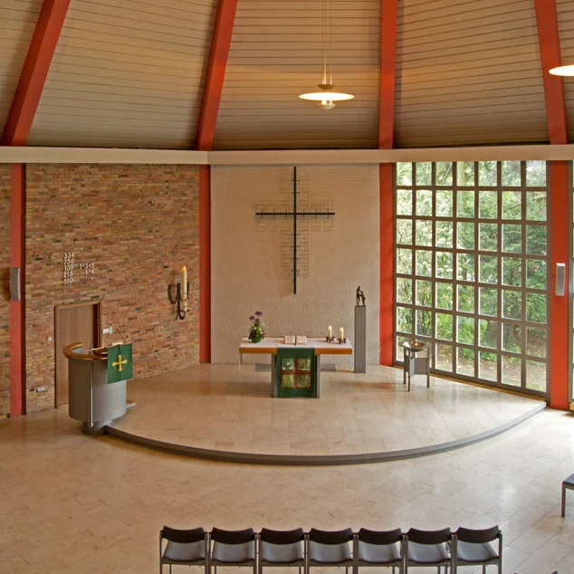 Blick von der Empore in den Innenraum von St. Martin