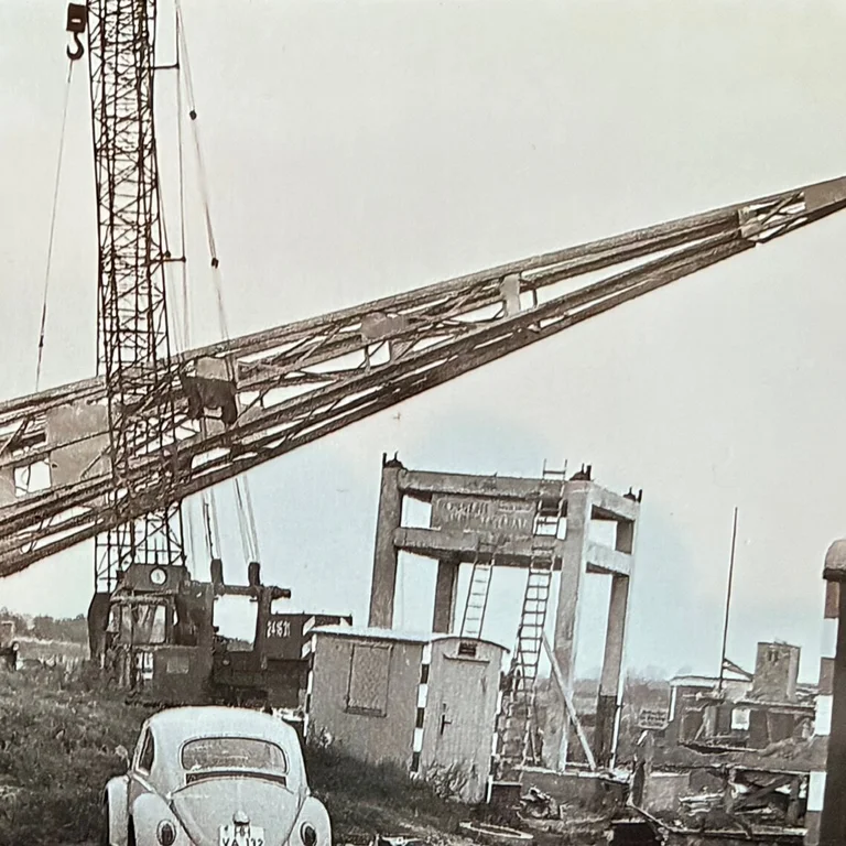 Historisches Foto vom Kirchenbau