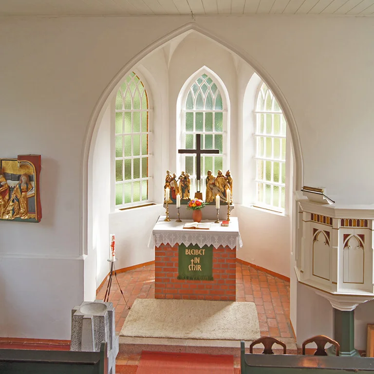 Innenansicht der St.-Johannis-Kapelle in Schnakenbek von der Empore aus