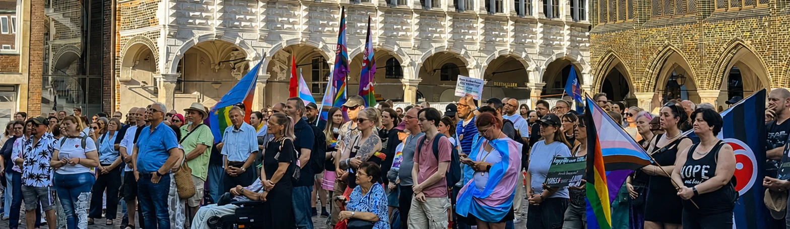Mahnwache zum Anschlag auf CSD Berlin