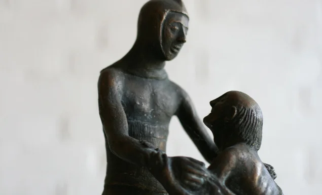 Metallene Skulpturengruppe in St. Martin