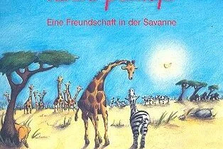 Eine Giraffe und ein Zebra unterhalten sich in der Savanne