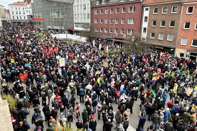 Blick auf eine Menschenmenge