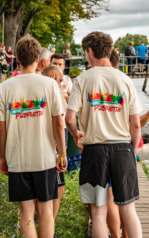 Team "Paddel Propheten" auf dem Weg zum Start