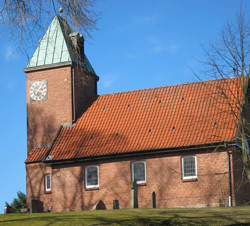 Außenansicht der St-Bartholomäus-Kapelle Salem von der Seite