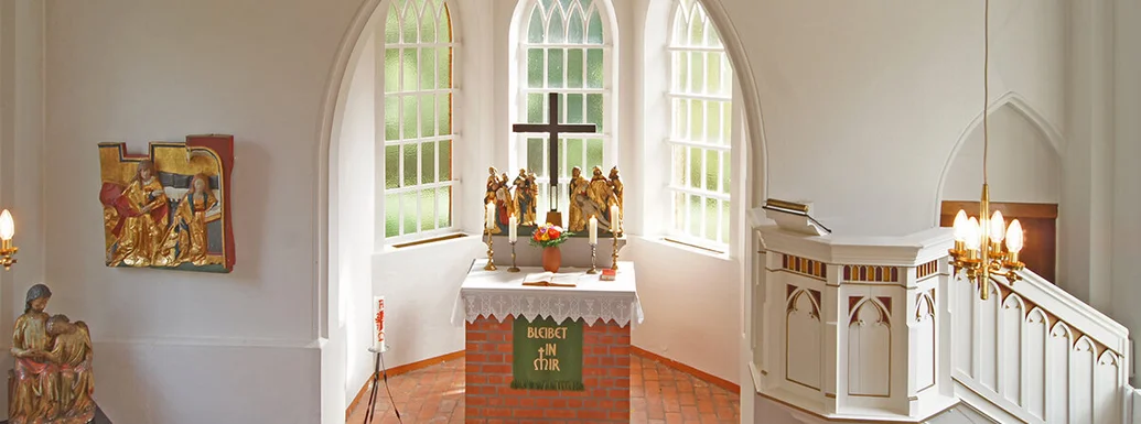 Innenansicht der St.-Johannis-Kapelle in Schnakenbek von der Empore aus