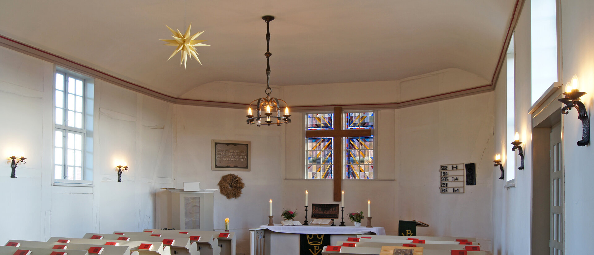 Blick in den Innenraum der St.-Marien-Kirche Worth 