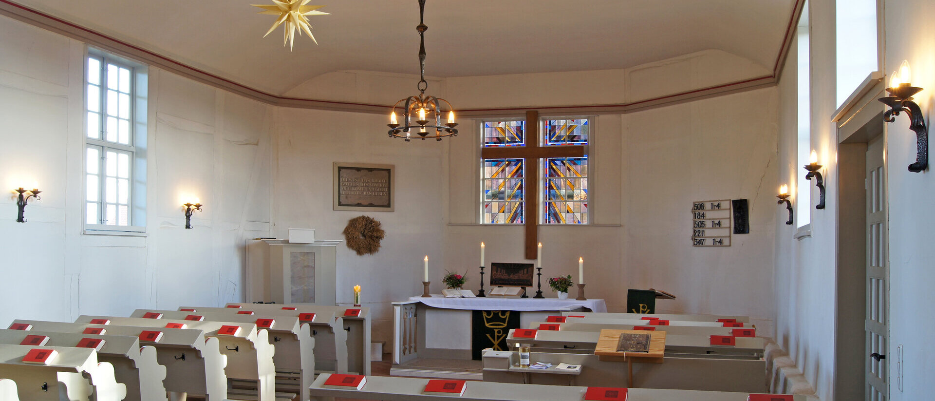 Blick in den Innenraum der St.-Marien-Kirche Worth 